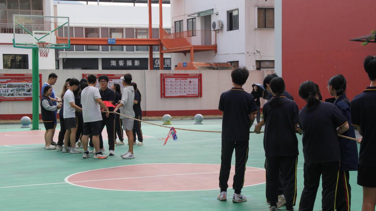 2025120309365640 黄师中高考学校 IMG 8361