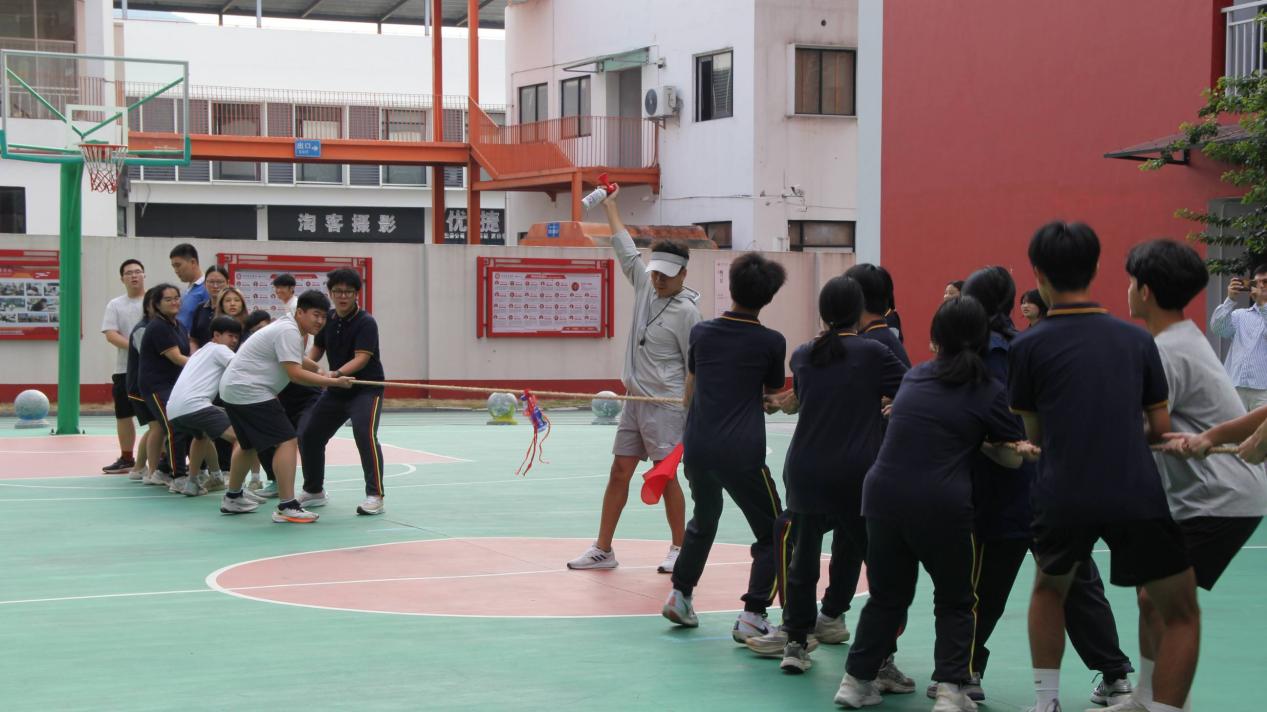 2025120309370023 黄师中高考学校 IMG 8362