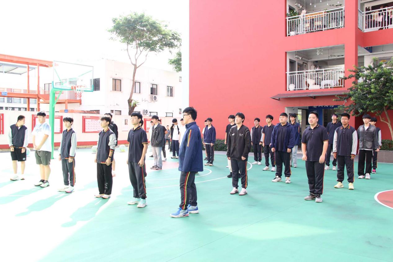 2025120309411010 黄师中高考学校 IMG 8478