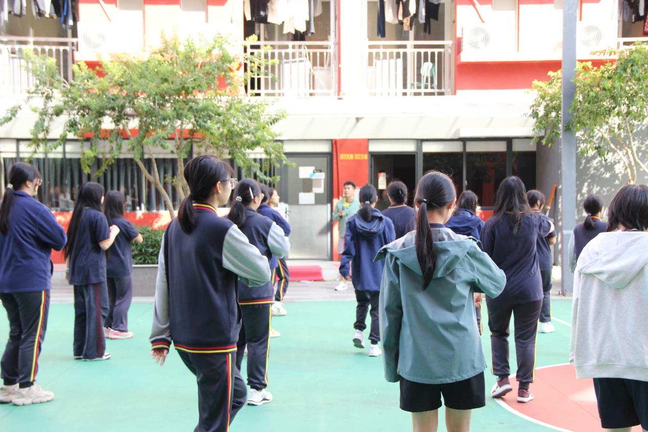 2025120309412437 黄师中高考学校 IMG 8495